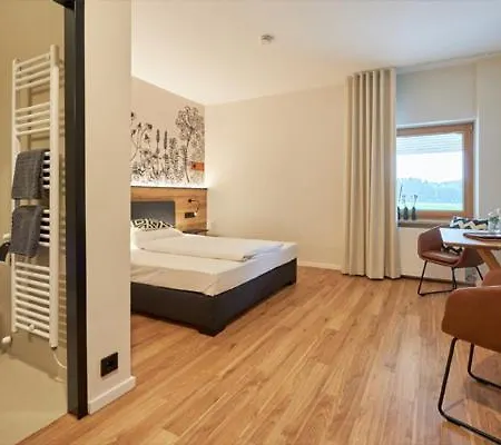 Hotel-landgasthof Kreuz מלון 3*